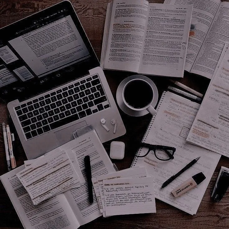 Evaluasi Manuskrip Mandiri: Panduan Akhir Sebelum Anda Menekan "Kirim" (Ilustrasi)