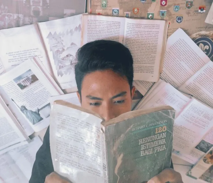 Membaca Buku Tapi Tidak Merasa Mendapat Apa-Apa? Panduan Komprehensif untuk Mengubah Kebiasaan Membaca Anda (Ilustrasi)