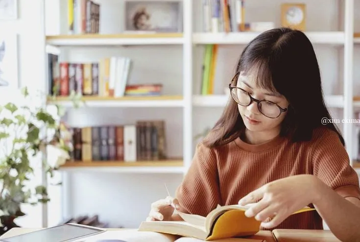 7 Manfaat Membaca Buku Nonfiksi untuk Pemula yang Ingin Berkembang (Ilustrasi)