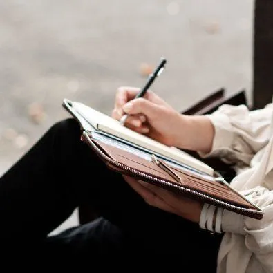 Menulis sebagai Bentuk Self-Care yang Tidak Disadari Banyak Orang (Ilustrasi)