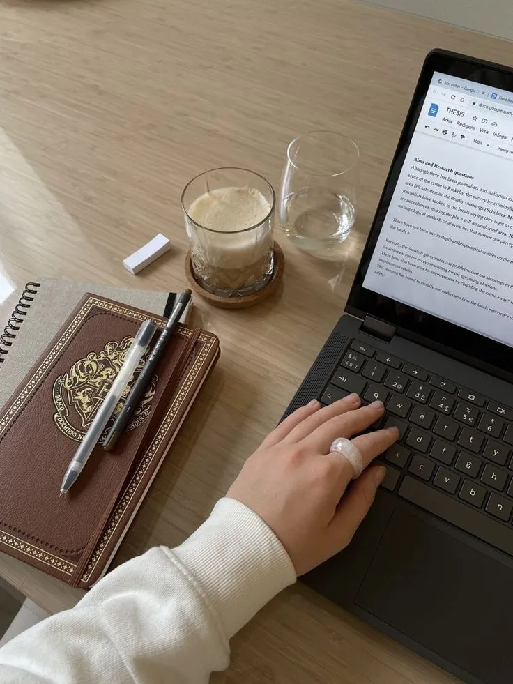 Template & Prompt Fan Fiksi Siap Pakai untuk Pemula (Gratis & Bisa Dimodifikasi) (Ilustrasi)