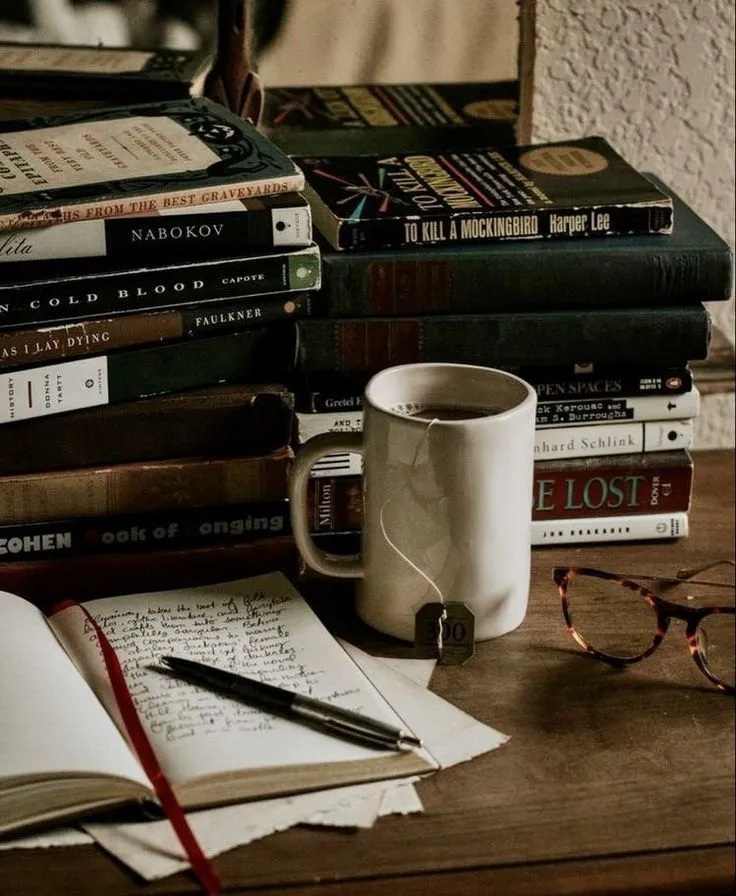 Prediksi Genre Buku Masa Depan: Mengapa 'Cozy Mystery' dan 'Climate Fiction' Akan Mendominasi Rak Anda? (Ilustrasi)